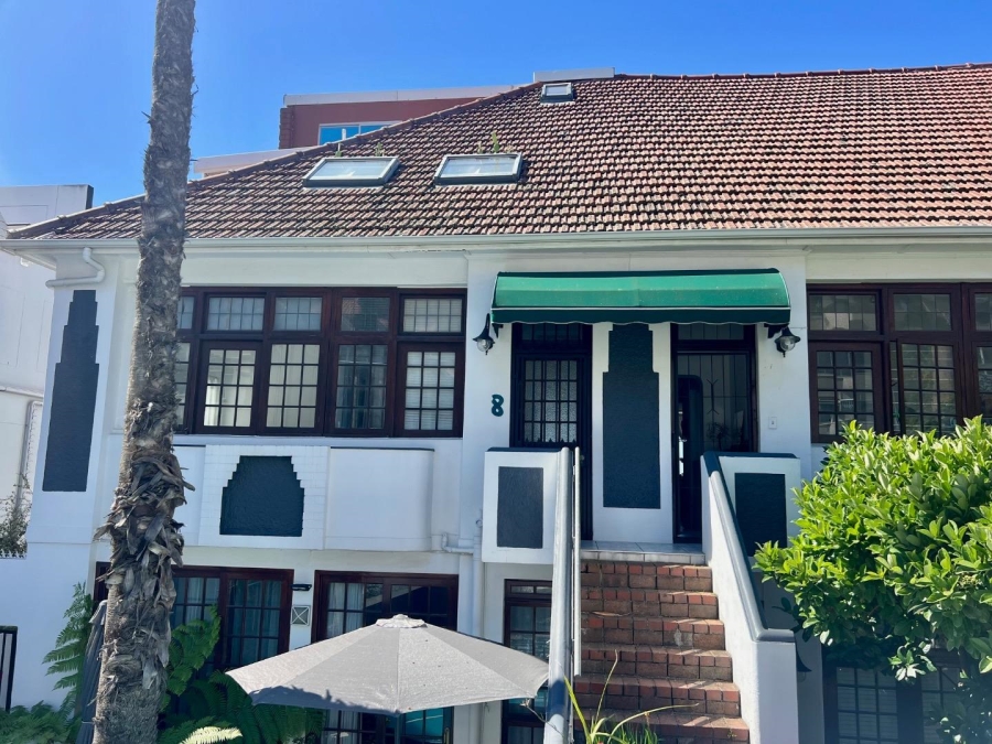 3 Bedroom Property for Sale in Green Point Western Cape